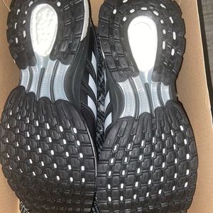Adidas response boost techfit
9.5 black gray white
Brand new never worn